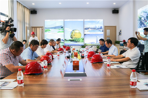 1565082272444339.jpg 趙如浪區長(cháng)慰問(wèn)紹興國際會(huì )展中心項目 (5) 拷貝.jpg